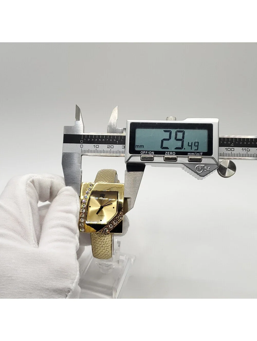 Elizabeth Taylor Quartz Womens Watch 29mm Square Gold Tone New Battery